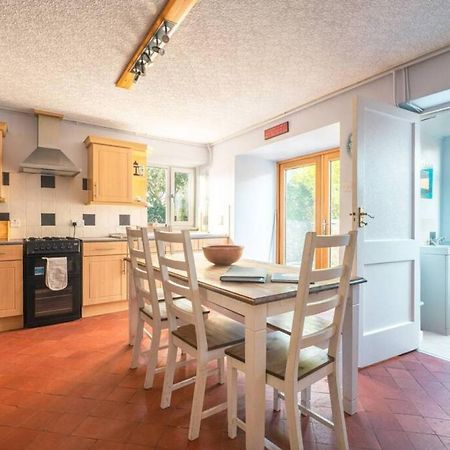 Cosy Welsh Cottage In St Davids Centre With Garden Bagian luar foto