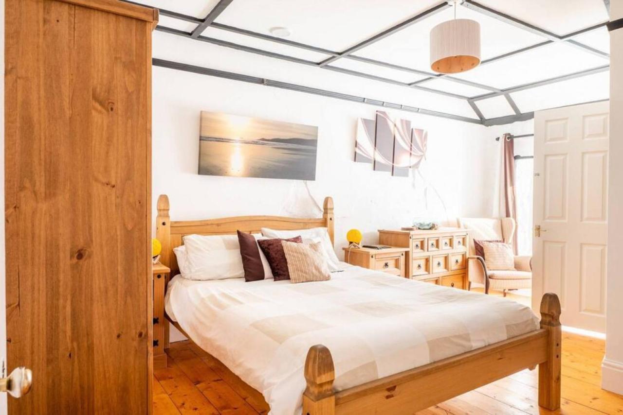 Cosy Welsh Cottage In St Davids Centre With Garden Bagian luar foto