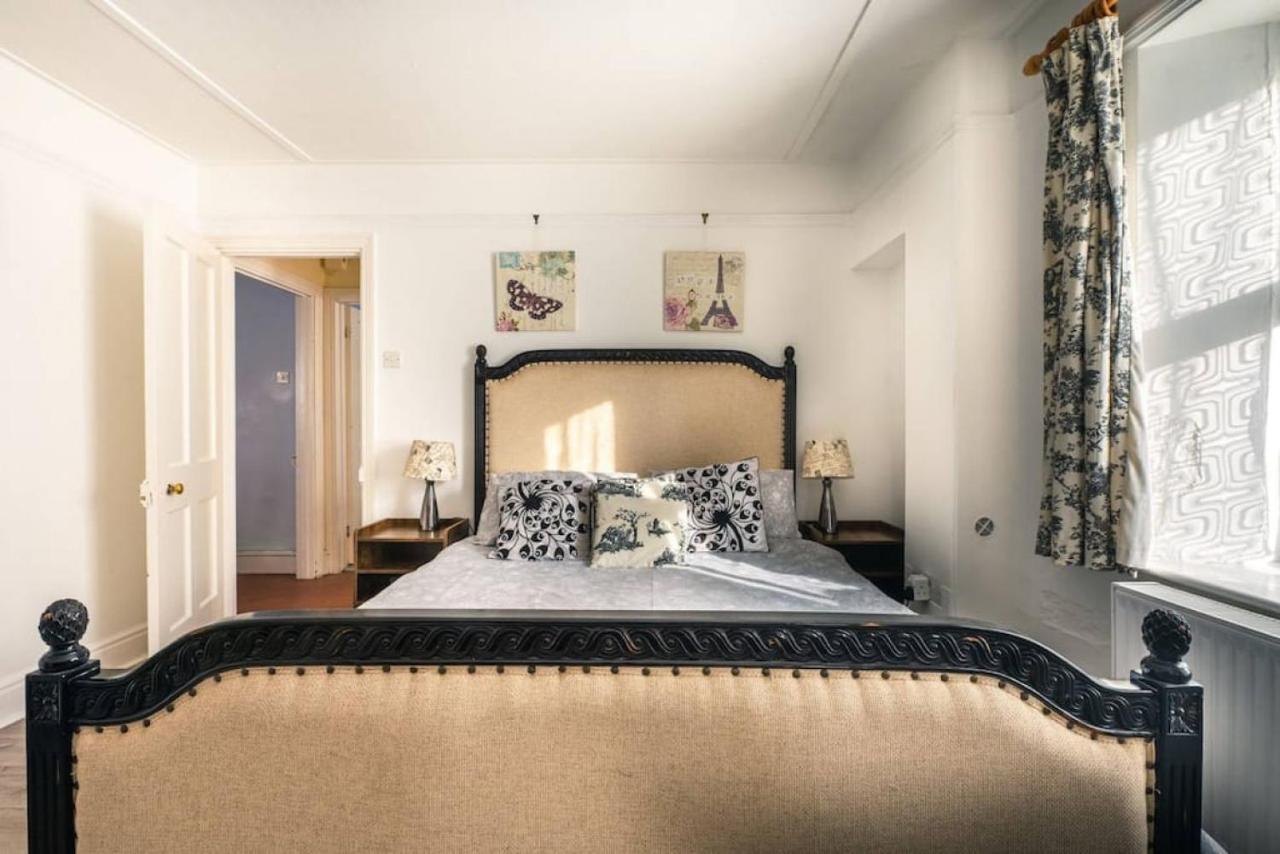 Cosy Welsh Cottage In St Davids Centre With Garden Bagian luar foto