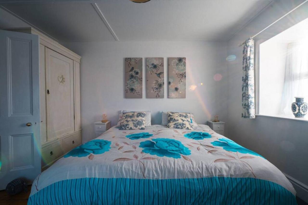 Cosy Welsh Cottage In St Davids Centre With Garden Bagian luar foto