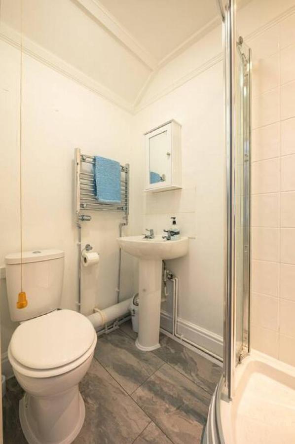 Cosy Welsh Cottage In St Davids Centre With Garden Bagian luar foto