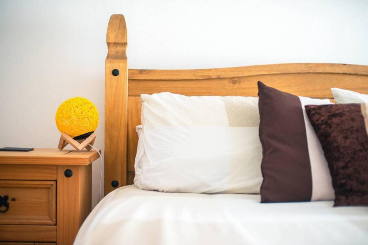 Cosy Welsh Cottage In St Davids Centre With Garden Bagian luar foto