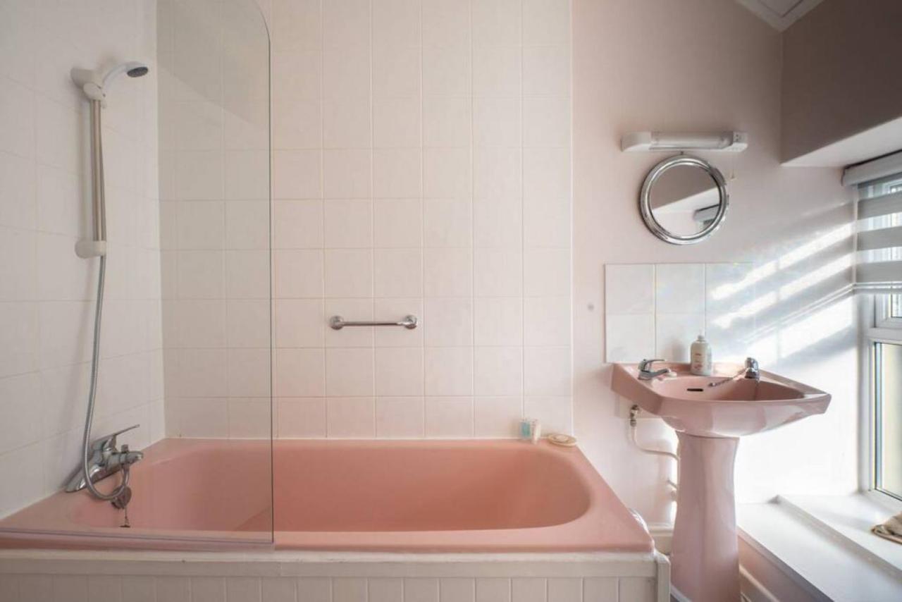 Cosy Welsh Cottage In St Davids Centre With Garden Bagian luar foto
